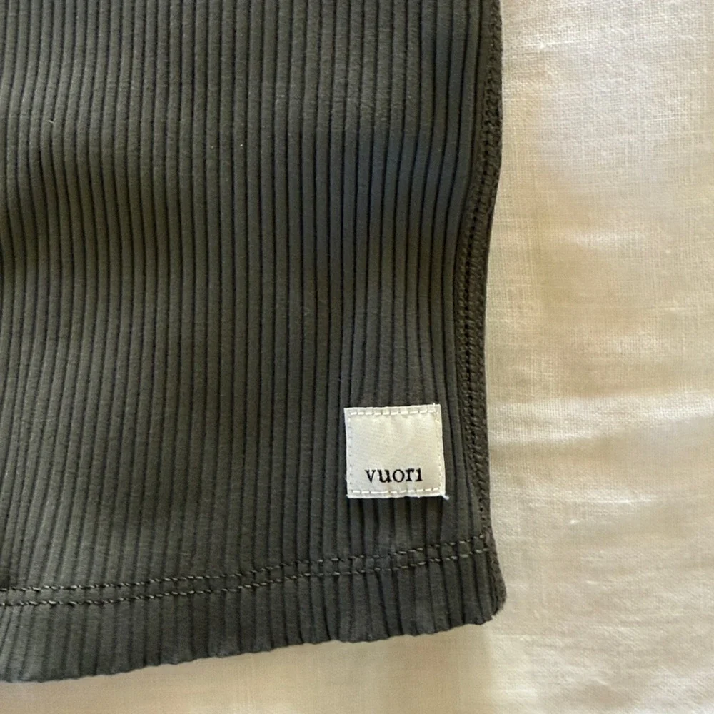 Vuori strappy back bra tank - Picture 2 of 4